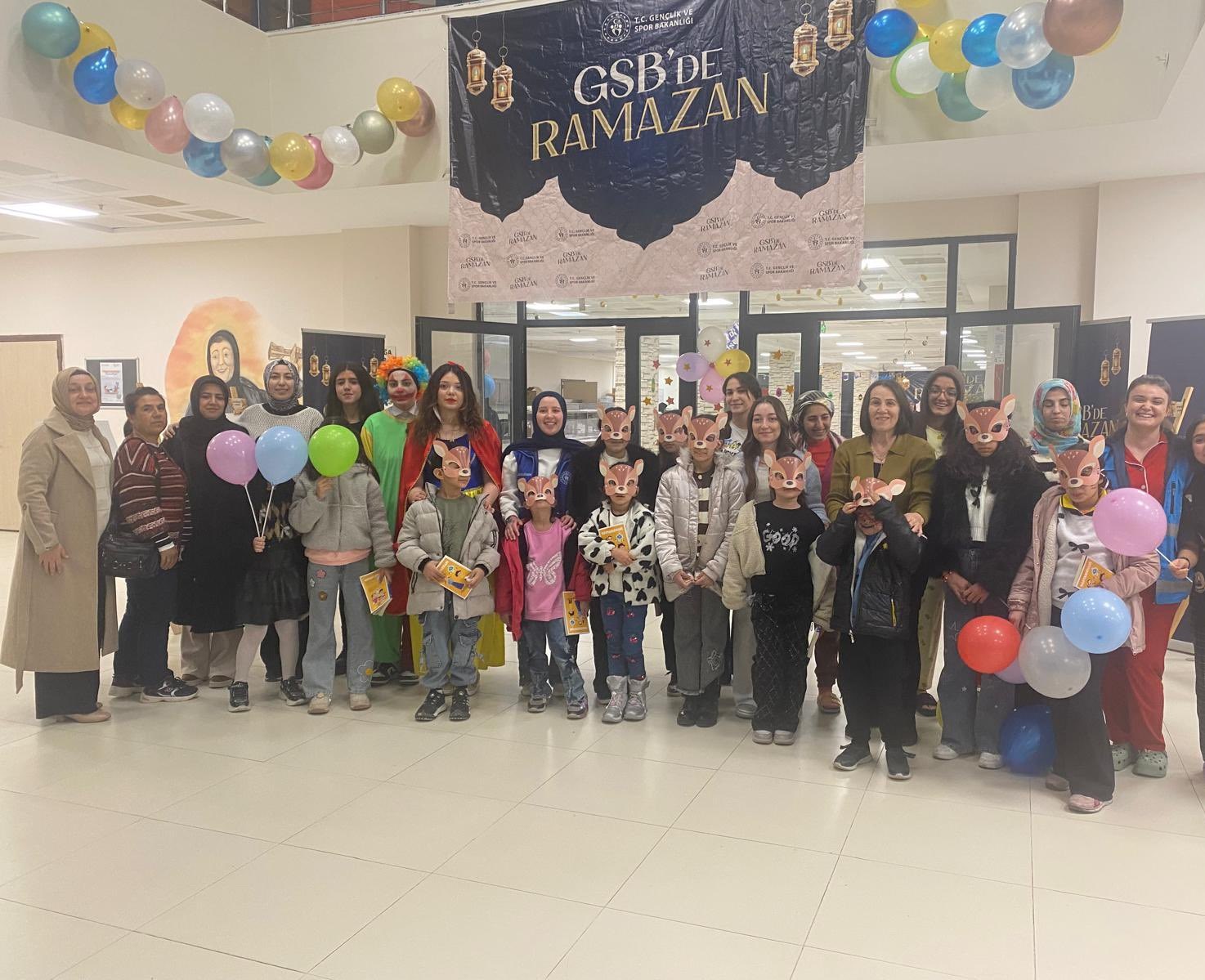 Çocuk Evlerimizde Hizmet Alan Çocuklarımız İle Kayıboyu Kız Yurdu Öğrencilerinin Katılımıyla İftar Programı Gerçekleştirilmiştir.