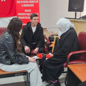 Gençlerden Büyüklerimize Anlamlı Ziyaret - fotoğraf 7