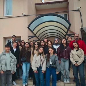 Gençlerden Büyüklerimize Anlamlı Ziyaret - fotoğraf 1
