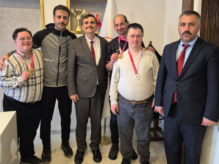 Türkiye Özel Sporcular Spor Federasyonu Tarafından Düzenlenen Masa Tenisi Şampiyonasında Gündüz Bakım Rehabilitasyon Ve Aile Danışma Merkezinde Hizmet Alan Özel Bireylerimiz Önemli Dereceler Elde Etti.