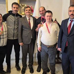 Türkiye Özel Sporcular Spor Federasyonu Tarafından Düzenlenen Masa Tenisi Şampiyonasında Gündüz Bakım Rehabilitasyon Ve Aile Danışma Merkezinde Hizmet Alan Özel Bireylerimiz Önemli Dereceler Elde Etti. - fotoğraf 2