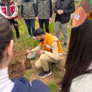 Orman Haftası Kapsamında Anlamlı Ziyaret ve Fidan Dikimi - fotoğraf 3