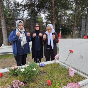 Huzurevi Sakinlerimizden Şehitlik Ziyareti - fotoğraf 2