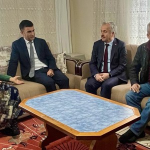 Aziz Şehidimizin En kıymetli Emanetini Ailesine Anlamlı Ziyaret - fotoğraf 2