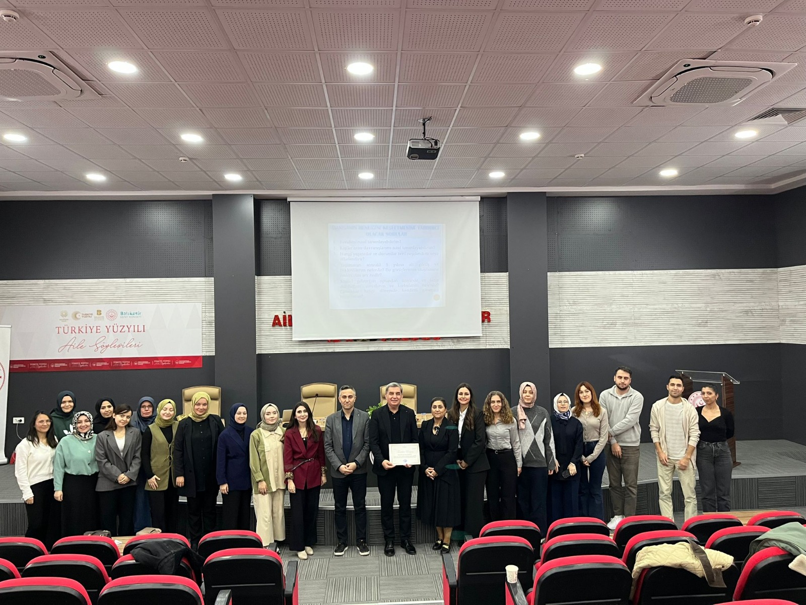 Çalışma Arkadaşlarımıza Yönelik 'Afet ve Acil Durumlarda Destek' Eğitimi Gerçekleştirdik