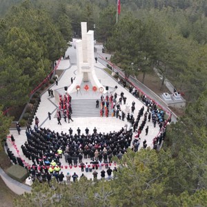 18 Mart Şehitleri Anma Günü'nde Şehitlik Ziyareti - fotoğraf 1