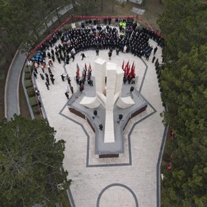 18 Mart Şehitleri Anma Günü'nde Şehitlik Ziyareti - fotoğraf 2
