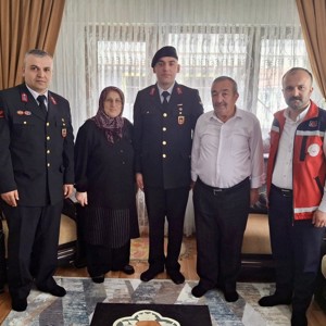 Kıymetli Şehit Ailelerimizi, Kahraman Gazilerimizi ve Ailelerini Ziyaret Ederek Ramazan Bayramı’nı Kutladık - fotoğraf 7