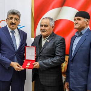 Kıbrıs Gazilerine Madalya Tevcih Töreni Düzenlendi - fotoğraf 6