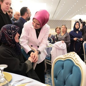 Aile ve Sosyal Hizmetler Bakanımız Göktaş, şehit aileleri ve gazilerle iftarda bir araya geldi - fotoğraf 2