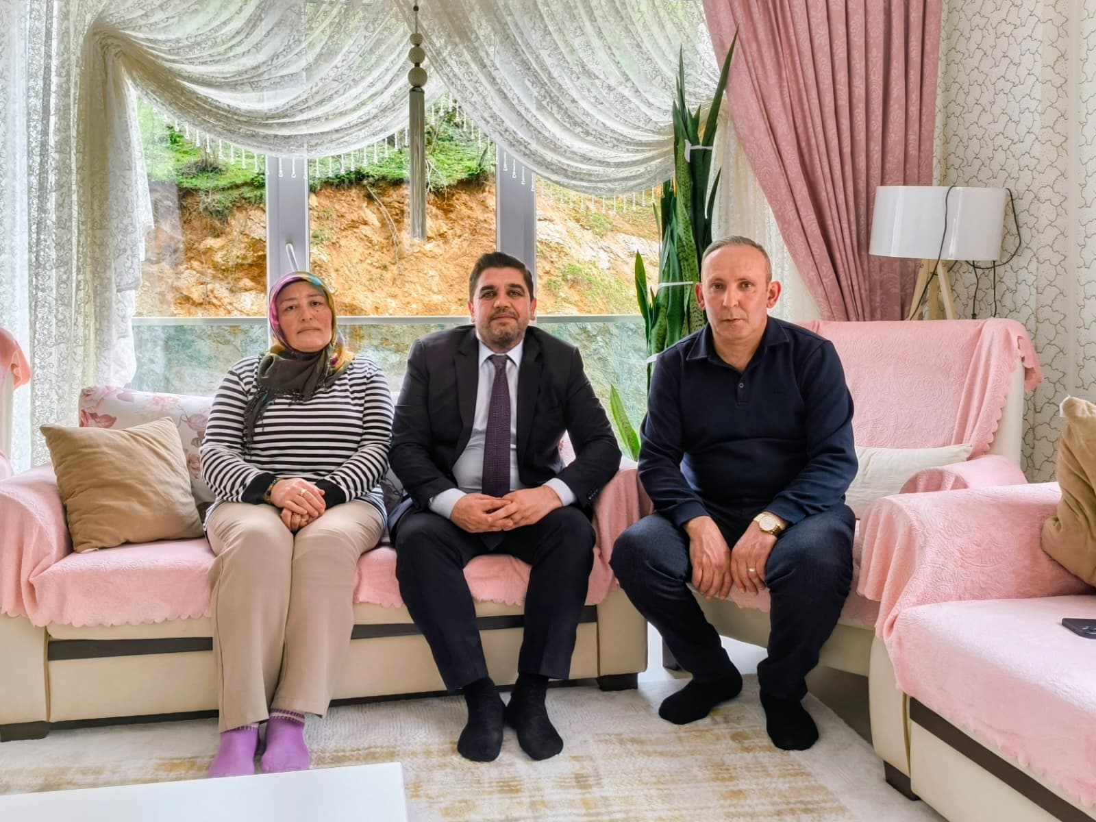 İl Müdürü Ender YANIK’tan Kahraman Şehidimiz Tuncay ZENGİN’in Ailesine Anlamlı Ziyaret