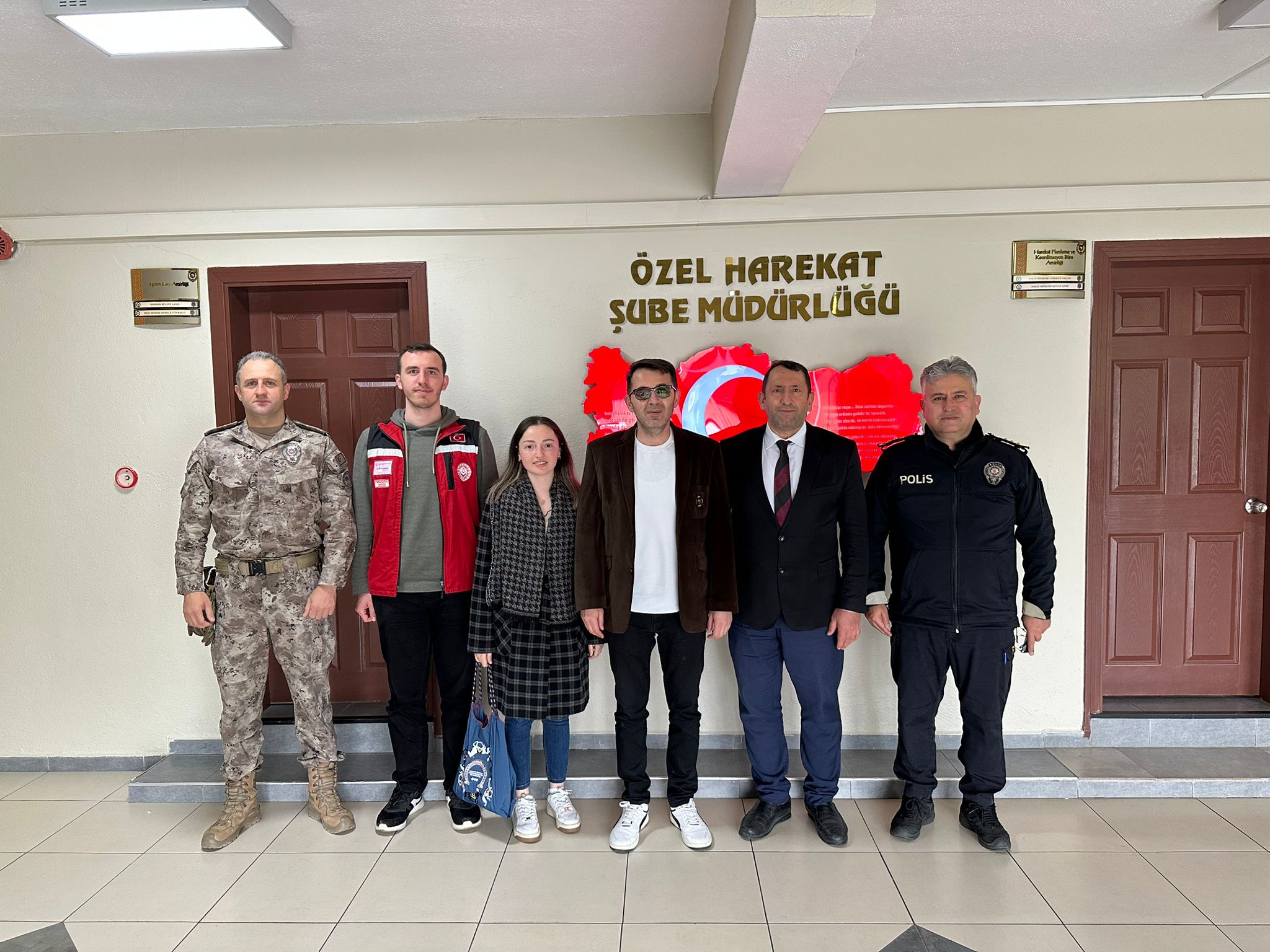 Kahraman Gazimiz Yavuz GÜNDOĞDU Özel Harekat Şube Müdürlüğünde Ziyaret Edildi.