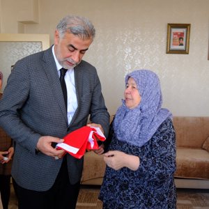 Şehidimizin Emaneti Ayşe Annemize Anlamlı Ziyaret - fotoğraf 4