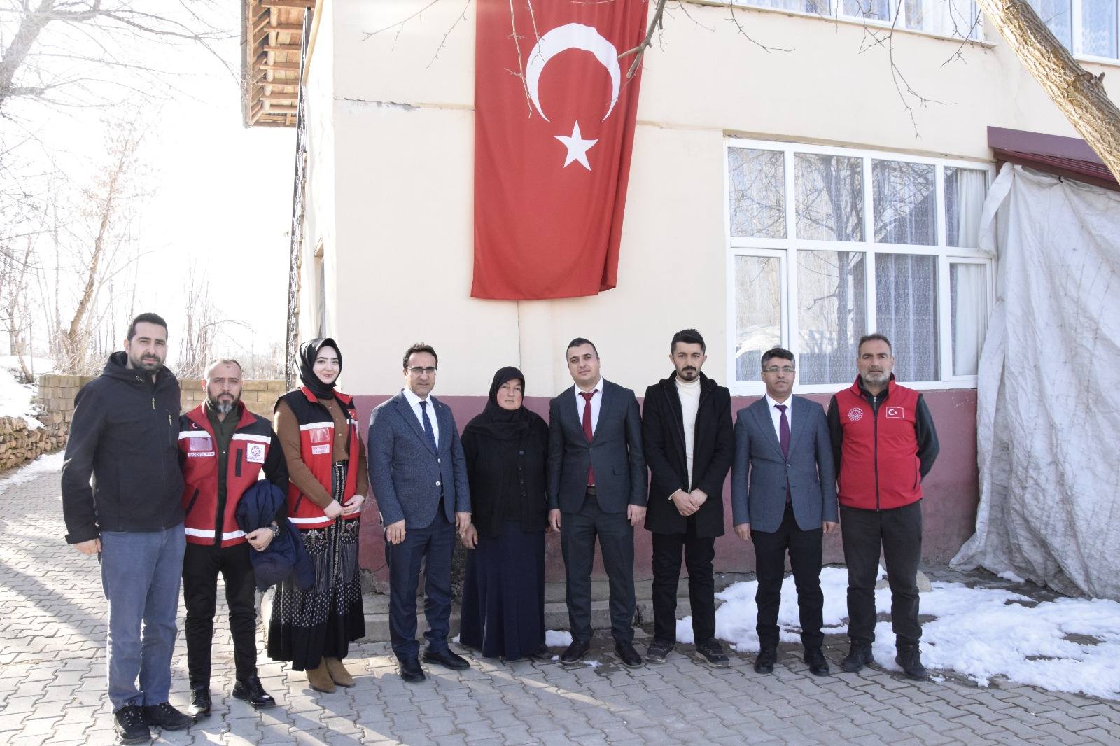 Şehit Ailesine Anlamlı Ziyaret