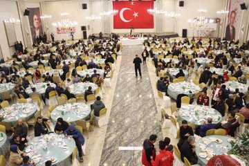 Ramazan’ın ilk gününde, 81 ilde eş zamanlı düzenlenen Şehit Yakınları ve Gazilerimizle Büyük Aile Sofrası buluşmasını ilimizde gerçekleştirdik.
