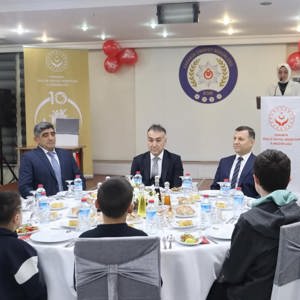Ramazanın En Kıymetli Sofrası Çocuklarımız Ve Aileleriyle Gönül Birliği - fotoğraf 1