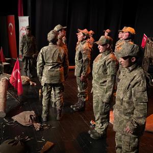 “Son Nefes: 57. Alay” Tiyatro Gösterisi İle Çanakkale Ruhunun Yaşatılması - fotoğraf 6