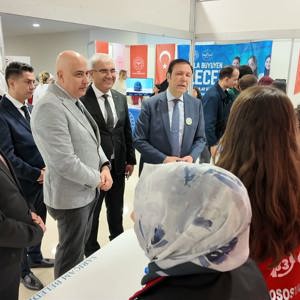 ÇUKUROVA ÜNİVERSİTESİNDE DÜZENLENEN KARİYER FUARINDA GENÇLERLE BULUŞTUK - fotoğraf 3