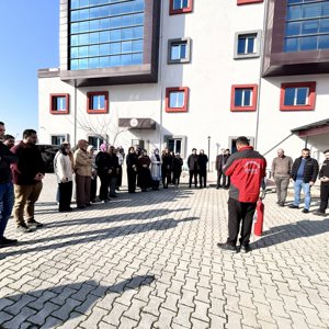 İl Müdürlüğümüzde Yangın Eğitimi ve Tatbikatı Gerçekleştirildi - fotoğraf 3