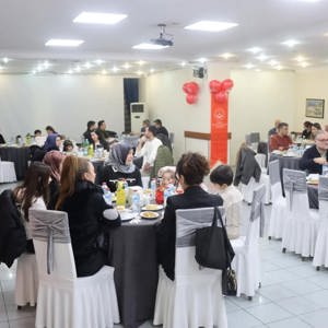Koruyucu Ailelerimizle Aynı Sofrada Sevgi Merhamet Ve Umut Dolu Bir Ramazan Akşamı - fotoğraf 14