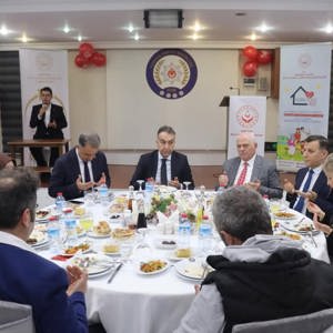 Koruyucu Ailelerimizle Aynı Sofrada Sevgi Merhamet Ve Umut Dolu Bir Ramazan Akşamı - fotoğraf 17