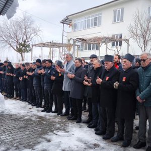Kıbrıs Gazimiz Kayda Doğan Son Yolculuğuna Uğurlandı - fotoğraf 1
