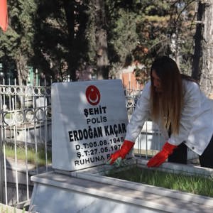 Aile Ve Sosyal Hizmetler Bakanlığımız Koordinasyonunda 81 İlimizde Olduğu Gibi Karabükümüzdede Şehitlerimiz Dualarla Anıldı - fotoğraf 18