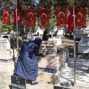 Aile Ve Sosyal Hizmetler Bakanlığımız Koordinasyonunda 81 İlimizde Olduğu Gibi Karabükümüzdede Şehitlerimiz Dualarla Anıldı - fotoğraf 14