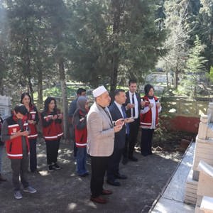 Aile Ve Sosyal Hizmetler Bakanlığımız Koordinasyonunda 81 İlimizde Olduğu Gibi Karabükümüzdede Şehitlerimiz Dualarla Anıldı - fotoğraf 8