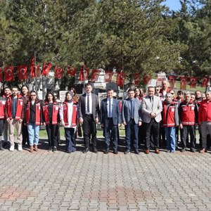 Aile Ve Sosyal Hizmetler Bakanlığımız Koordinasyonunda 81 İlimizde Olduğu Gibi Karabükümüzdede Şehitlerimiz Dualarla Anıldı - fotoğraf 4