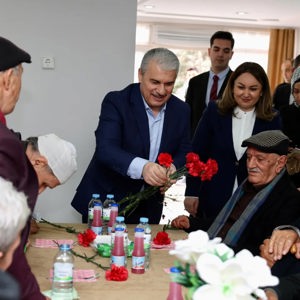 Valimiz Sayın İbrahim Akın, Dr. İsmail Işık Huzurevi Yaşlı Bakım ve Rehabilitasyon Merkezi Müdürlüğümüz Ziyaret Etti - fotoğraf 5