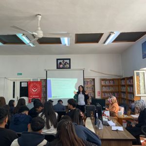 CEYHAN’DA “TEKNOLOJİ BAĞIMLILIĞI”NA YÖNELİK FARKINDALIK EĞİTİMİ GERÇEKLEŞTİRİLDİ - fotoğraf 2