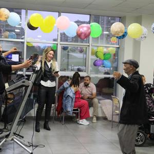 Ramazanın Bereketi Paylaşıldı: Gönüllü Palyaçolardan Anlamlı İftar Programı - fotoğraf 2