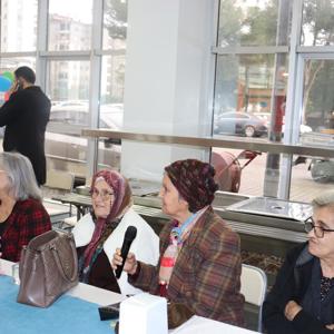 Ramazan Bayramı’nda Sıcak Buluşma: Valimiz ve Eşi Huzurevinde - fotoğraf 8