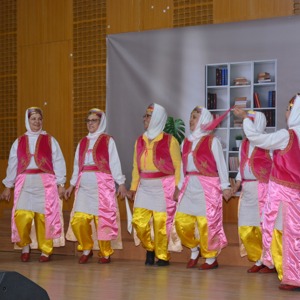 Büyüklerimizin Sahnelediği Coşku Dolu Etkinlik - fotoğraf 2