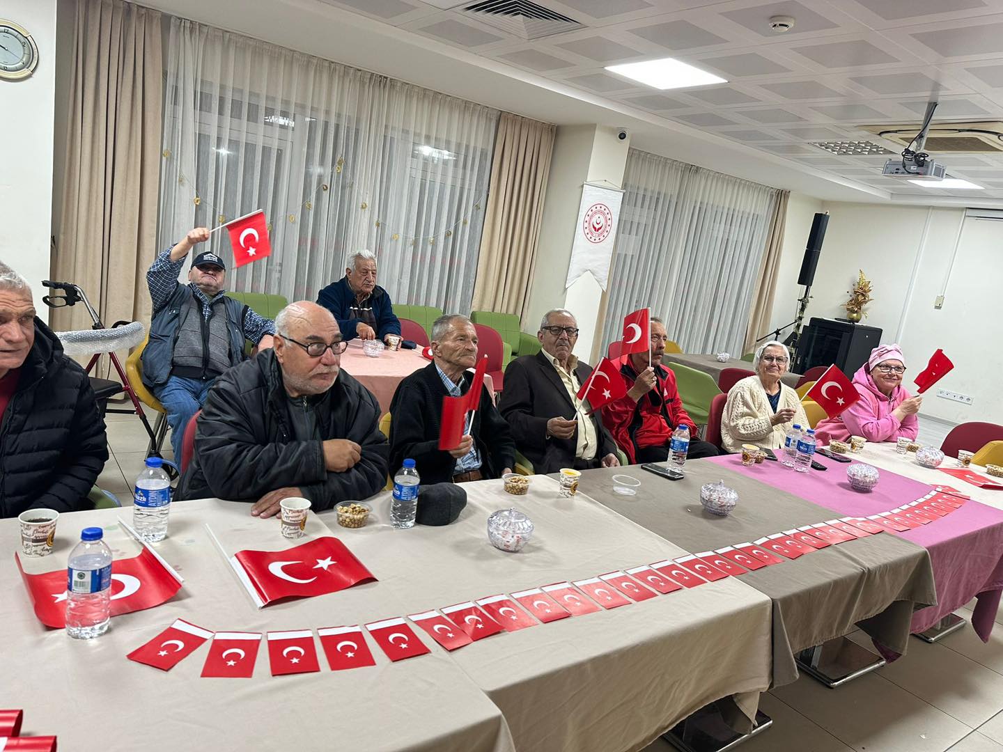 Salihli Huzurevi’nde Milli Maç Heyecanı Yaşandı