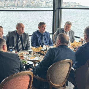 18–24 Mart Yaşlılara Saygı Haftası kapsamında, Ünye Atatürk Parkı Sosyal Tesisleri’nde düzenlenen programla büyüklerimizle bir araya geldik. - fotoğraf 4