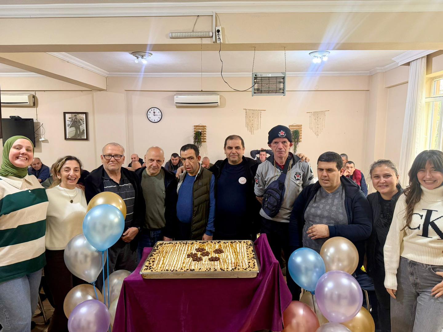 Soma Bakım Merkezi’nde Keyifli Doğum Günü Etkinliği Gerçekleştirildi