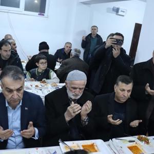 Aziz Hatıraya Vefa Aynı Sofrada Birlik - fotoğraf 1
