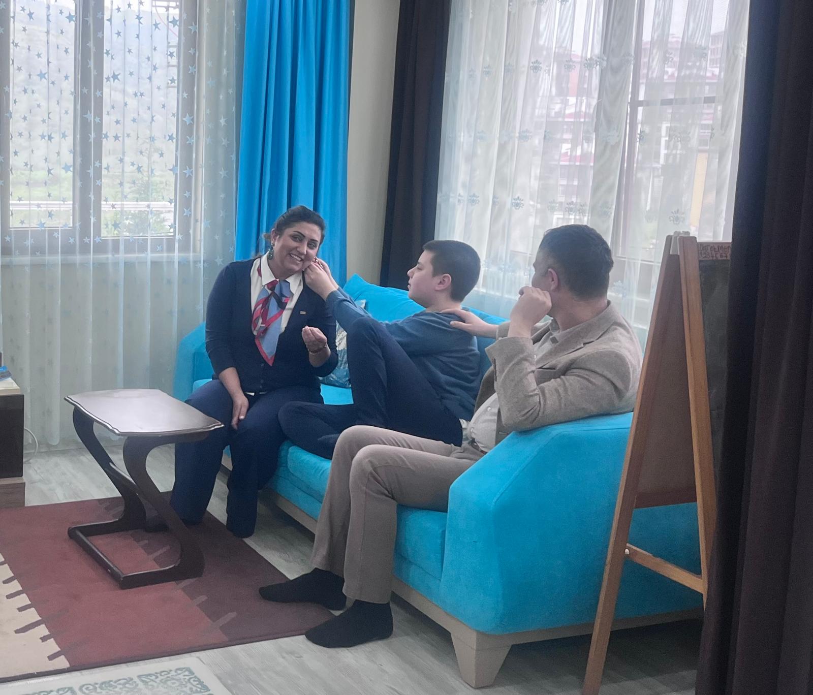 2 Nisan Dünya Otizm Farkındalık Günü Kapsamında Çalışma Arkadaşımız ve Kıymetli Evladını Hanesinde Ziyaret Ettik