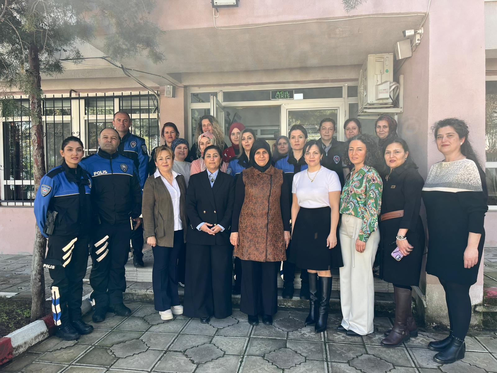 İl Müdürümüz Sayın Emine BÖÇKÜN ve Sayın Sevilay YAMAN Hanımefendi Çocuklarımızı Ziyaret Ederek Başarılarına Ortak Oldu