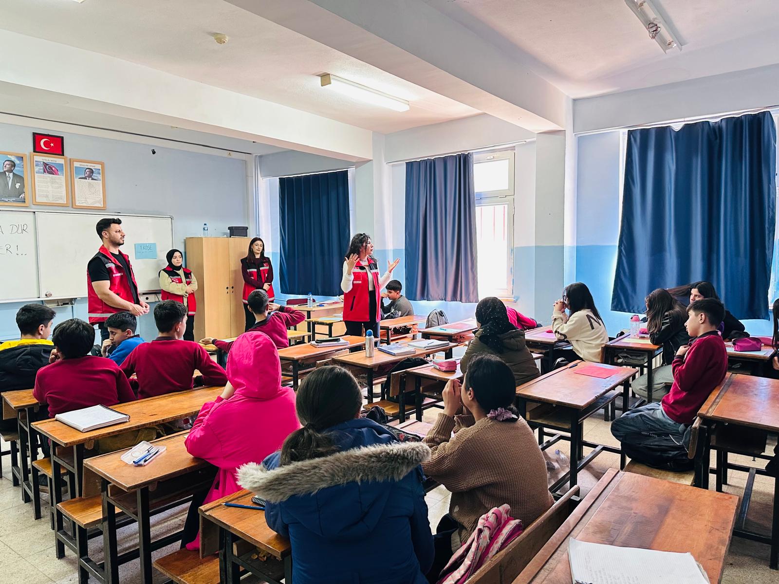 "Akran Zorbalığına Dur, Nezakete Yol Ver" Projesi