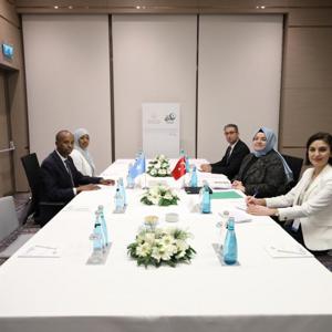 Bakan Selçuk, İİT Konferansı’nda 7 Ülkenin Bakanları ve Nijer First Lady'si ile Bir Araya Geldi - fotoğraf 2