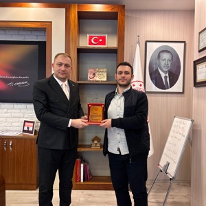 Mesai Arkadaşımıza Plaket Takdimi - fotoğraf 1