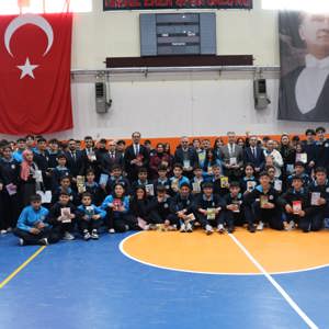 Dünya Kütüphane Haftası Kapsamında Kitap Okuma Etkinliği Gerçekleştirildi - fotoğraf 1