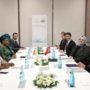 Bakan Selçuk, İİT Konferansı’nda 7 Ülkenin Bakanları ve Nijer First Lady'si ile Bir Araya Geldi - fotoğraf 23