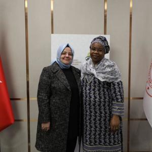 Bakan Selçuk, İİT Konferansı’nda 7 Ülkenin Bakanları ve Nijer First Lady'si ile Bir Araya Geldi - fotoğraf 26