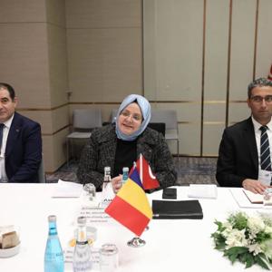 Bakan Selçuk, İİT Konferansı’nda 7 Ülkenin Bakanları ve Nijer First Lady'si ile Bir Araya Geldi - fotoğraf 28
