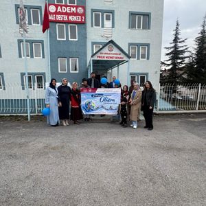 Şehrimizin Her Köşesinde Otizm Farkındalık Rüzgarı  - fotoğraf 1