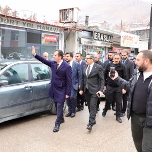 Valimiz Sayın Ahmet Karakaya, Adilcevaz ilçemizde gerçekleştirdiği ziyaretler kapsamında esnaf ve vatandaşlarımızla bir araya geldi - fotoğraf 3